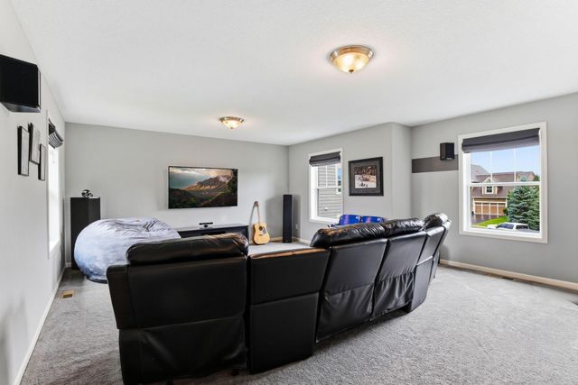 16768 Draft Horse Boulevard, Lakeville, MN 55044