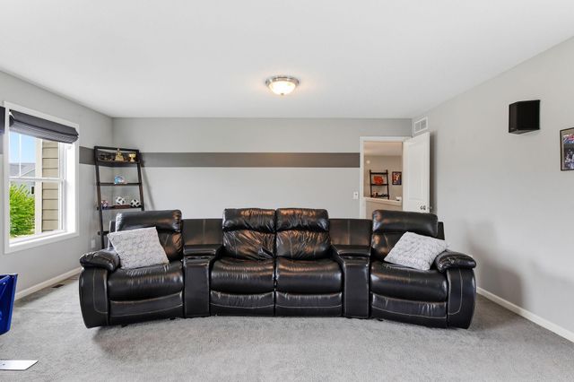 16768 Draft Horse Boulevard, Lakeville, MN 55044