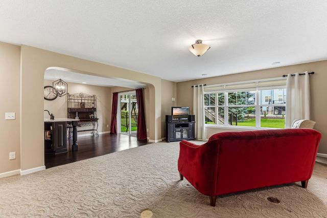 16768 Draft Horse Boulevard, Lakeville, MN 55044
