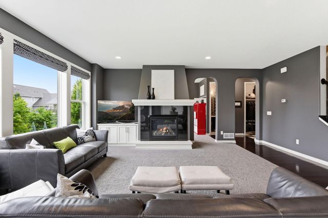 16768 Draft Horse Boulevard, Lakeville, MN 55044