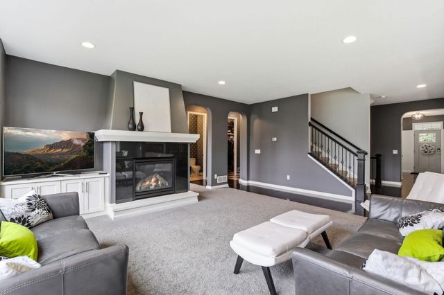 16768 Draft Horse Boulevard, Lakeville, MN 55044