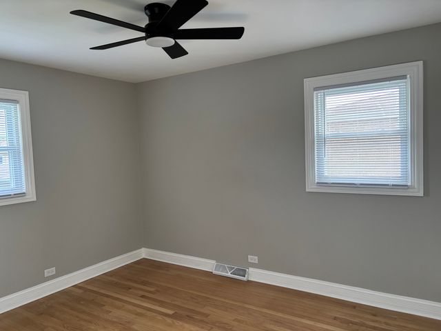 6127 W 79th Place, Burbank, IL 60459