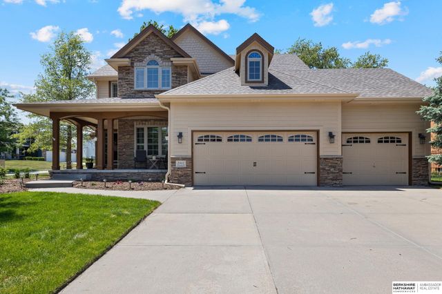 7505 Overview Street, Papillion, NE 68046