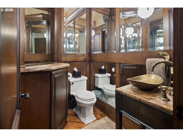 4911 Ne SALMON CREEK St, Vancouver, WA 98686
