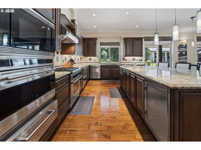 4911 Ne SALMON CREEK St, Vancouver, WA 98686