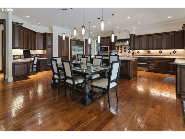 4911 Ne SALMON CREEK St, Vancouver, WA 98686