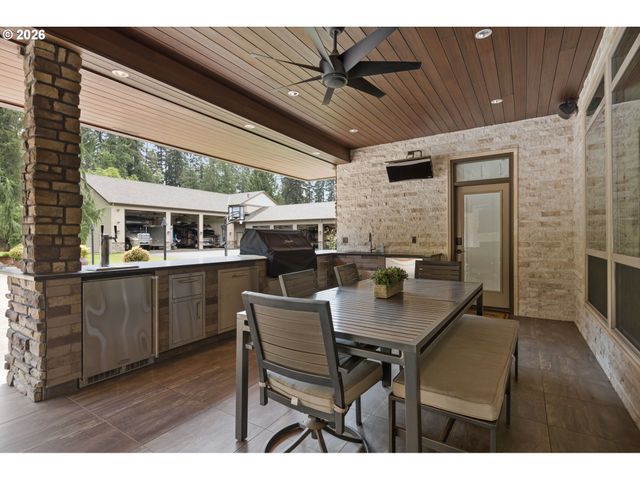 4911 Ne SALMON CREEK St, Vancouver, WA 98686