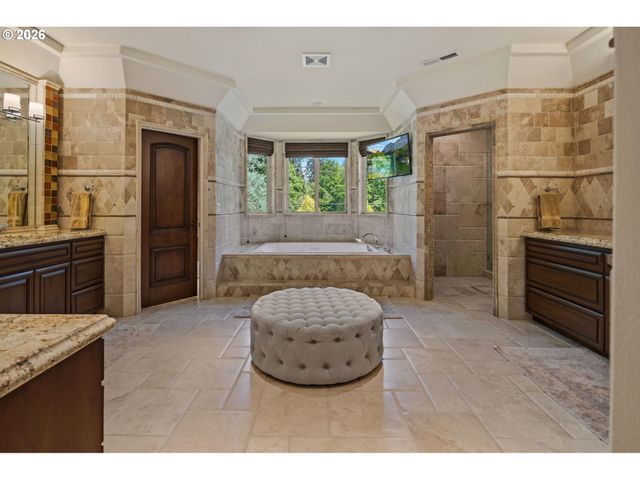 4911 Ne SALMON CREEK St, Vancouver, WA 98686