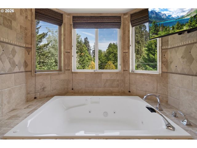 4911 Ne SALMON CREEK St, Vancouver, WA 98686