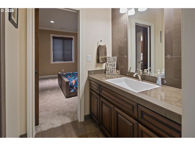4911 Ne SALMON CREEK St, Vancouver, WA 98686