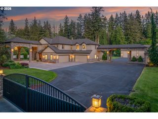 4911 Ne SALMON CREEK St, Vancouver, WA 98686