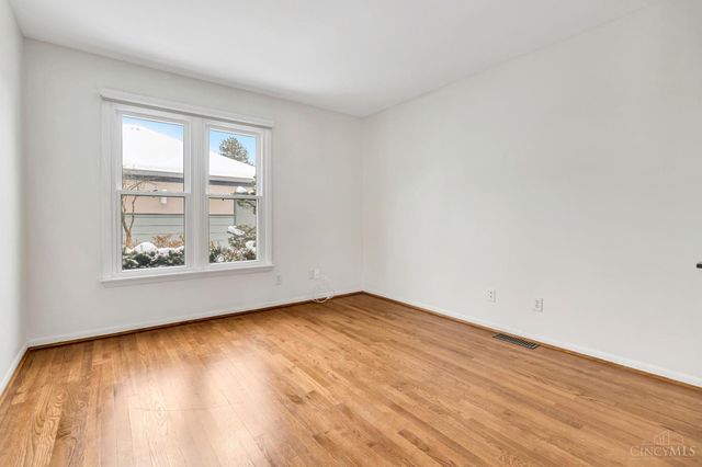 8837 Montgomery Road, Sycamore Twp, OH 45236