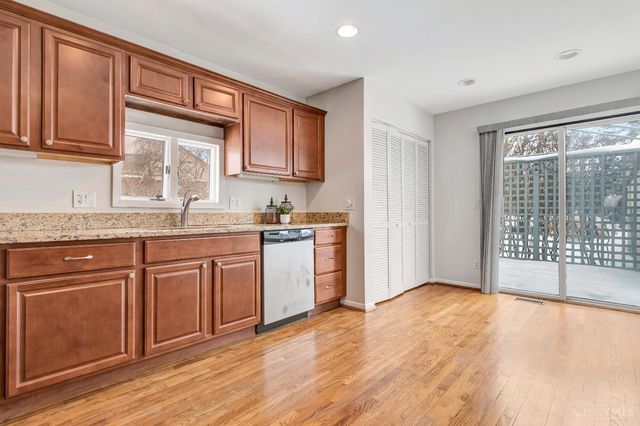 8837 Montgomery Road, Sycamore Twp, OH 45236