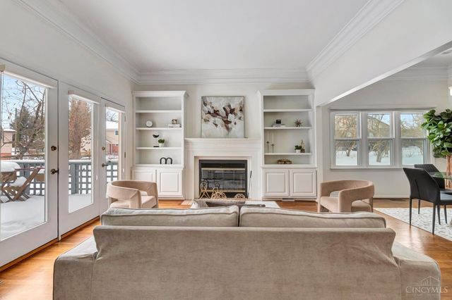 8837 Montgomery Road, Sycamore Twp, OH 45236