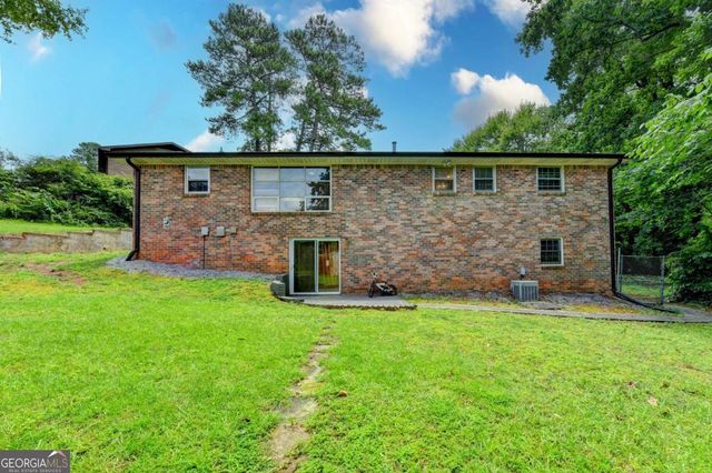3900 Greystone Court W, Stone Mountain, GA 30083