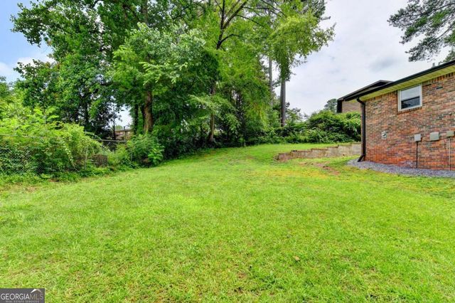 3900 Greystone Court W, Stone Mountain, GA 30083