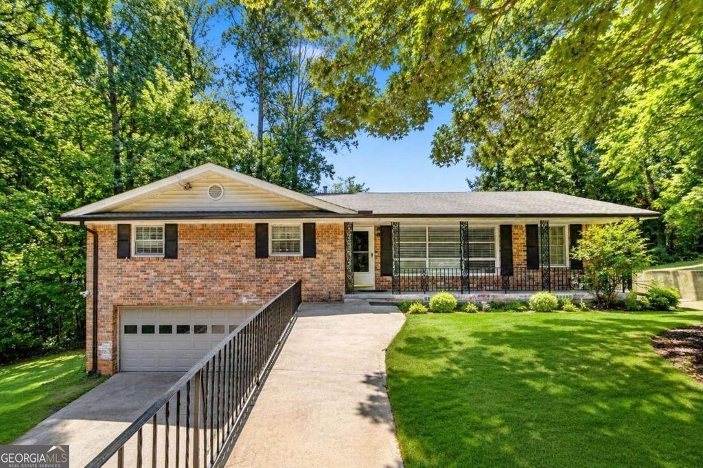 3900 Greystone Court W, Stone Mountain, GA 30083