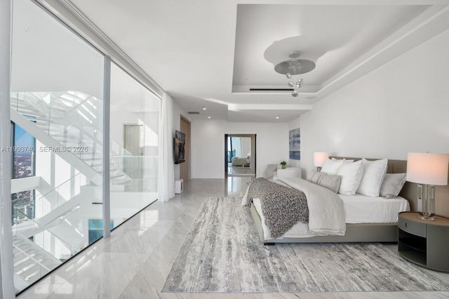 1000 Brickell Plz UPH6202, Miami, FL 33131