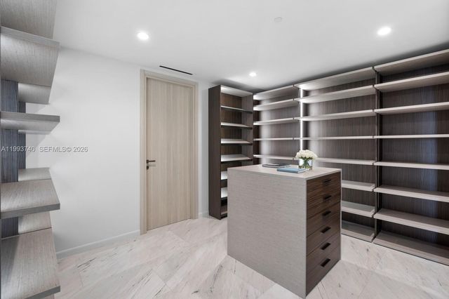 1000 Brickell Plz UPH6202, Miami, FL 33131