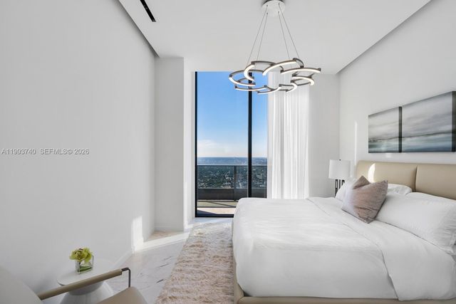 1000 Brickell Plz UPH6202, Miami, FL 33131