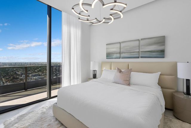 1000 Brickell Plz UPH6202, Miami, FL 33131