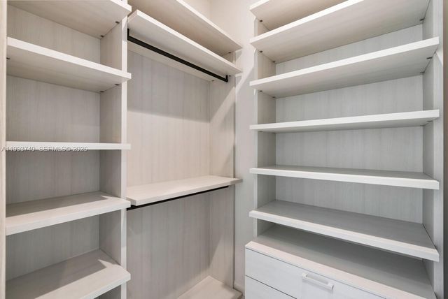 1000 Brickell Plz UPH6202, Miami, FL 33131