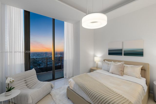 1000 Brickell Plz UPH6202, Miami, FL 33131