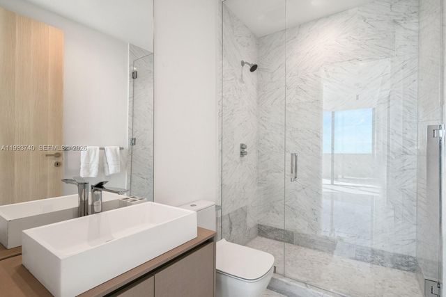 1000 Brickell Plz UPH6202, Miami, FL 33131