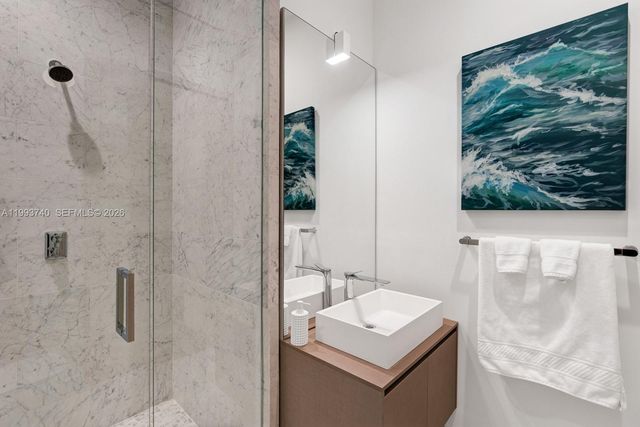 1000 Brickell Plz UPH6202, Miami, FL 33131