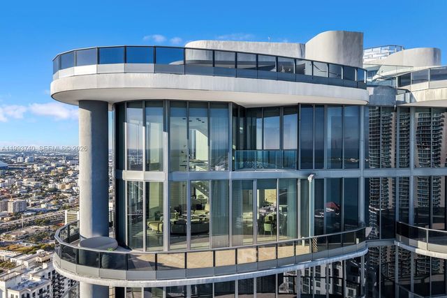 1000 Brickell Plz UPH6202, Miami, FL 33131