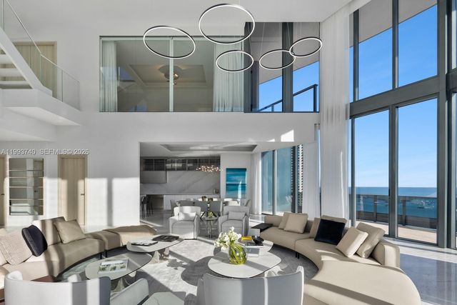 1000 Brickell Plz UPH6202, Miami, FL 33131