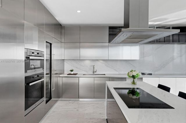 1000 Brickell Plz UPH6202, Miami, FL 33131