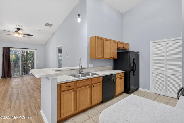 3690 KIRKPATRICK Circle 7-12, Jacksonville, FL 32210