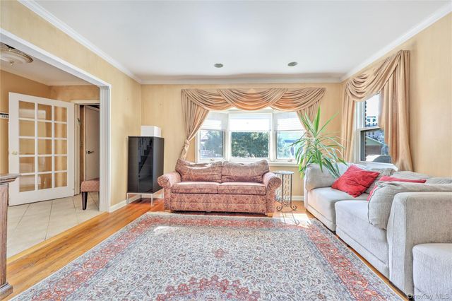 69 W Penn Street, Long Beach, NY 11561