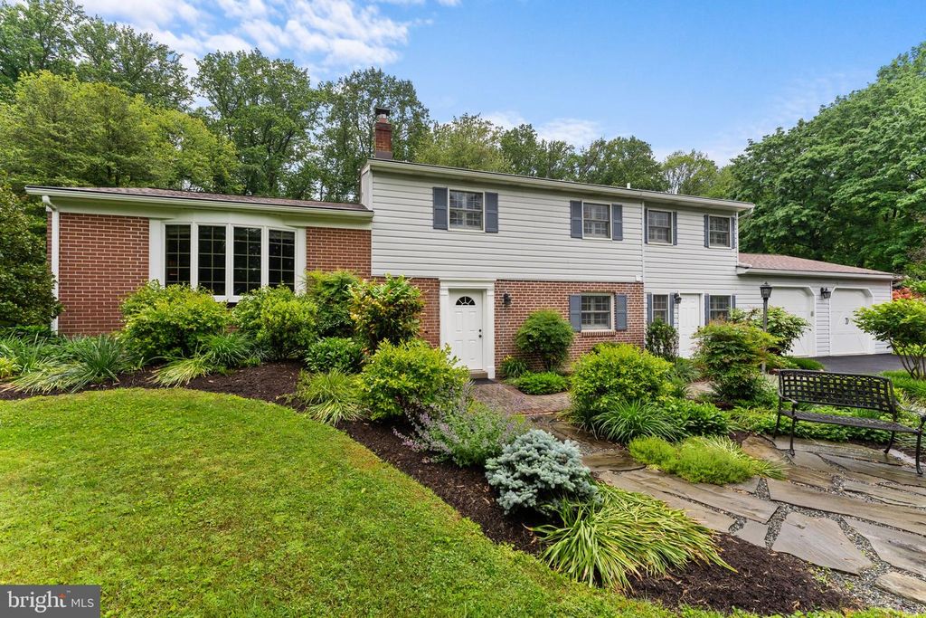 27 HILLBROOK CIRCLE, Malvern, PA 19355