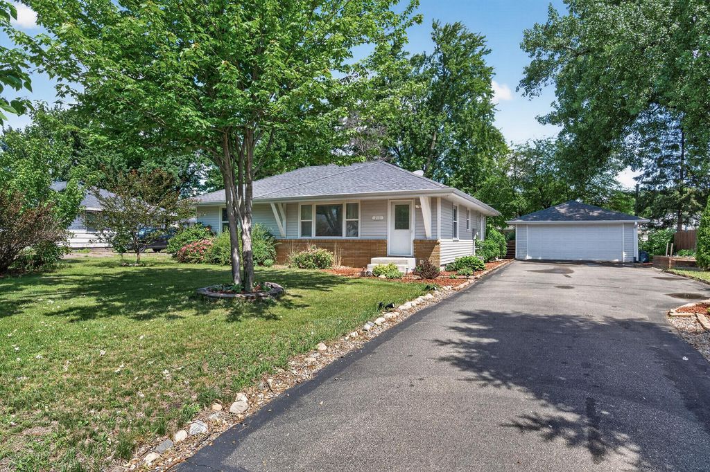 211 92nd Avenue NE, Blaine, MN 55434 — photo 2