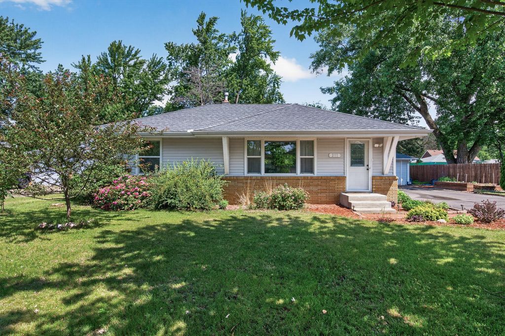 211 92nd Avenue NE, Blaine, MN 55434 — photo 4
