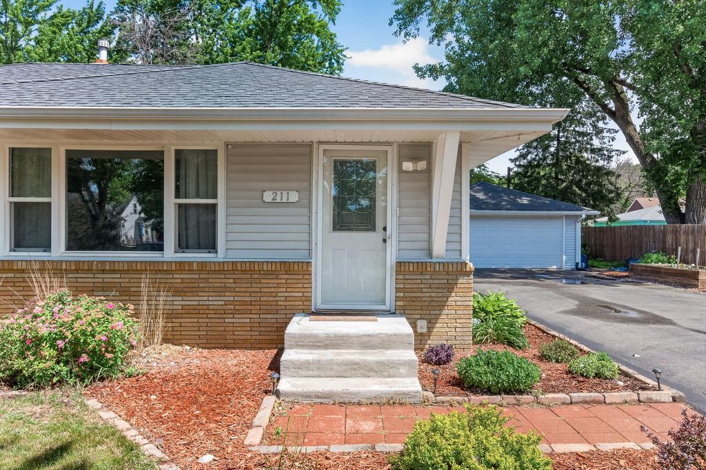 211 92nd Avenue NE, Blaine, MN 55434 — photo 5