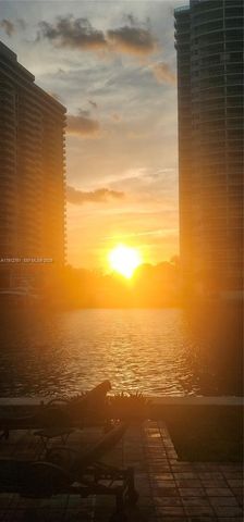 363 Centre Is, Golden Beach, FL 33160