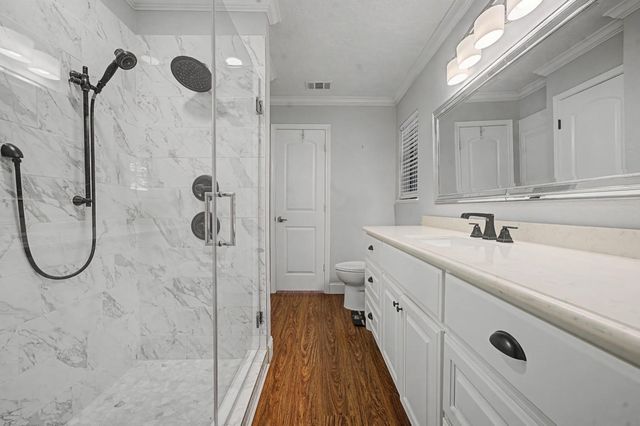 221 North Lake Drive, Winnie, TX 77665