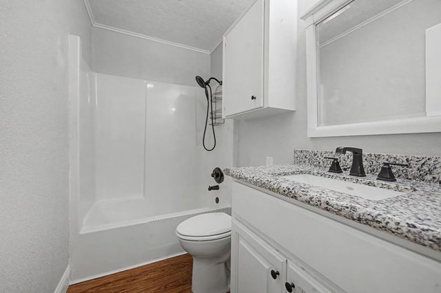 221 North Lake Drive, Winnie, TX 77665