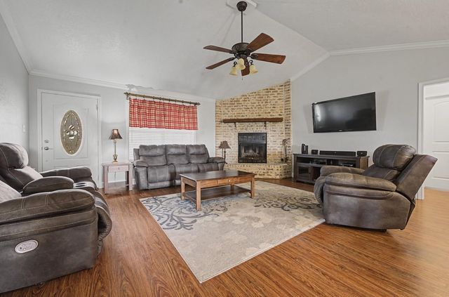 221 North Lake Drive, Winnie, TX 77665