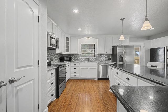 221 North Lake Drive, Winnie, TX 77665