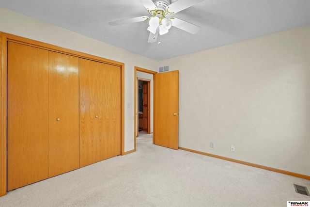 8105 Cheney Ridge Road, Lincoln, NE 68516