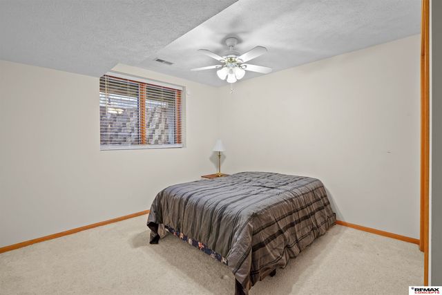 8105 Cheney Ridge Road, Lincoln, NE 68516