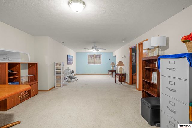 8105 Cheney Ridge Road, Lincoln, NE 68516