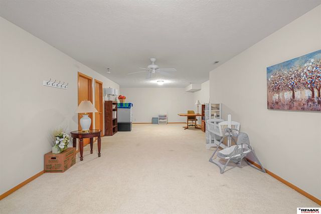 8105 Cheney Ridge Road, Lincoln, NE 68516