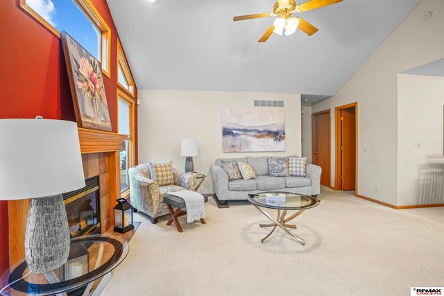 8105 Cheney Ridge Road, Lincoln, NE 68516