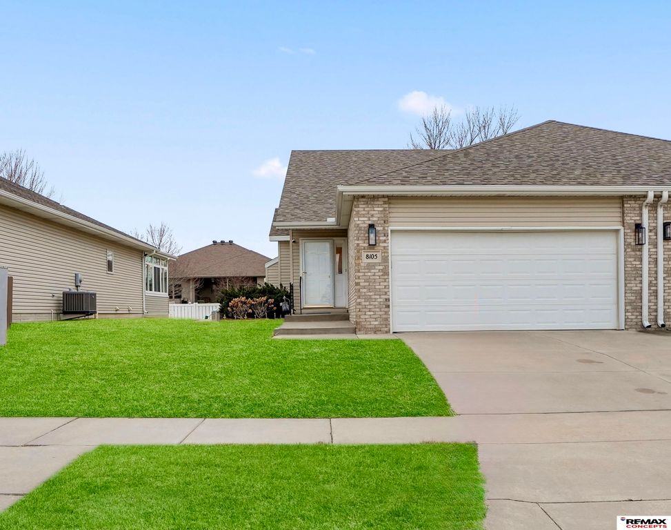 8105 Cheney Ridge Road, Lincoln, NE 68516