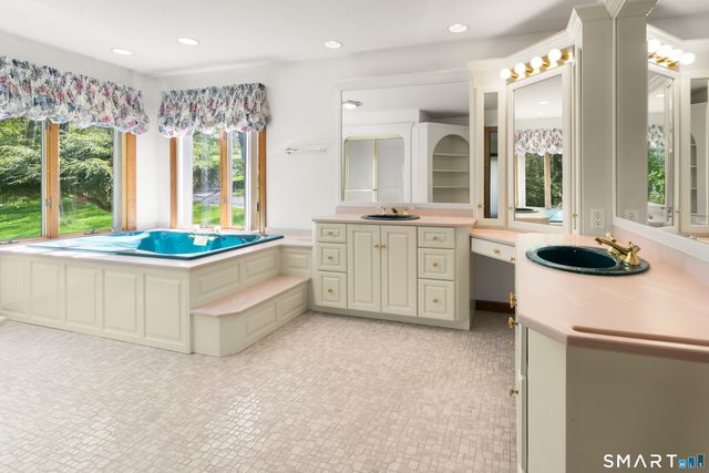 81 Anderson Road, Pomfret, CT 06259